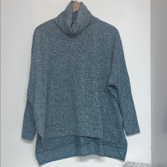 Zenana Outfitters Sweaters - Zenana XS Oversized Cowl neck cozy warm Sweater Like New Trendy